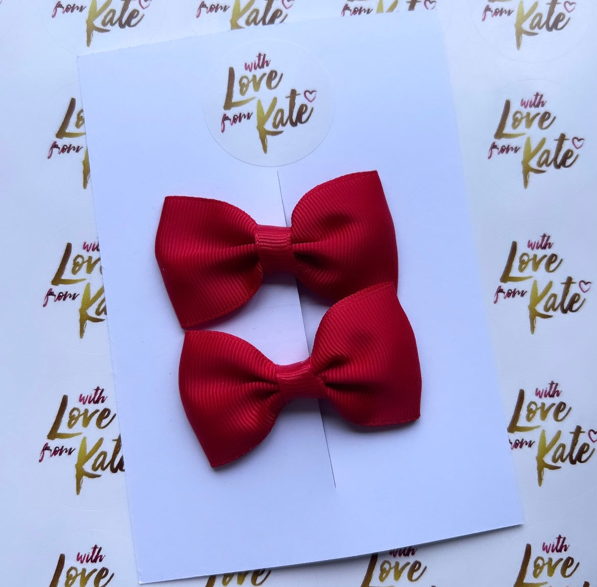 Red pinch bow
