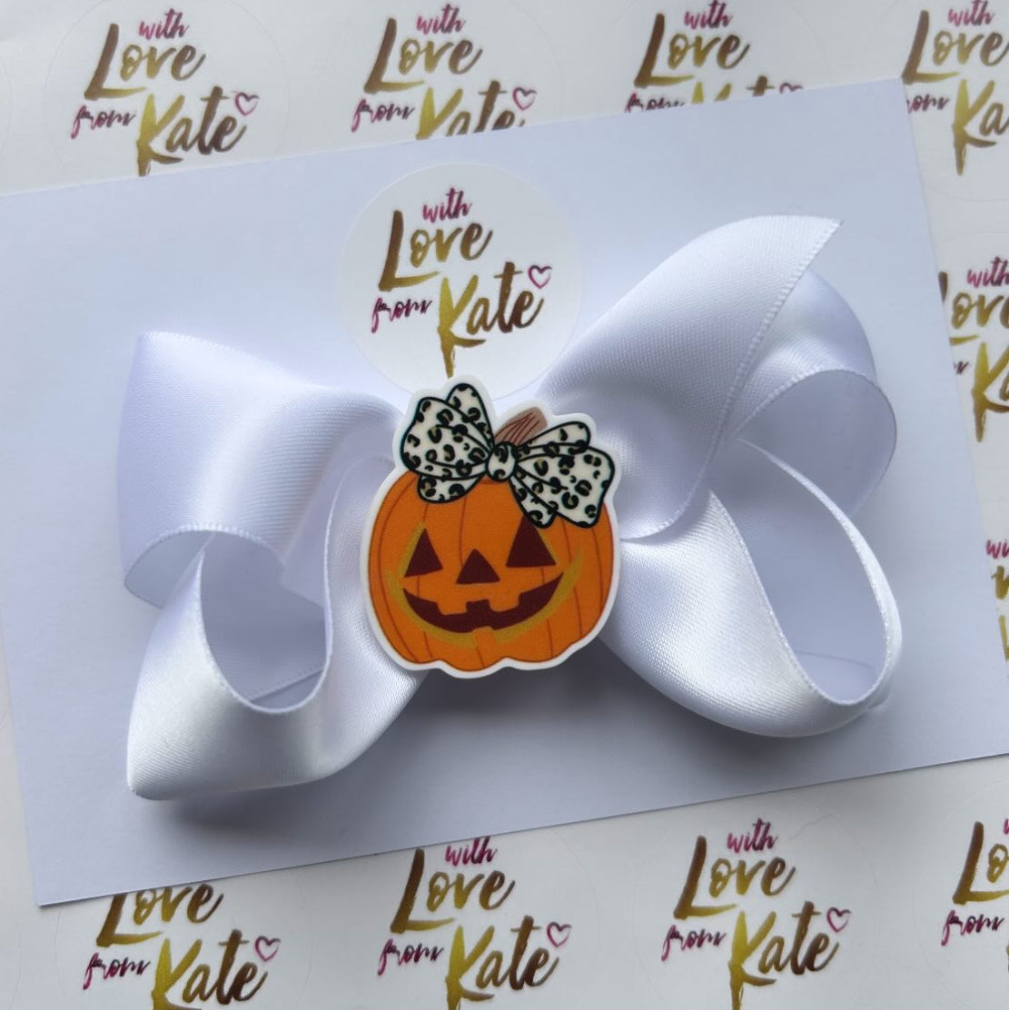 White satin pumpkin centre boutique bow