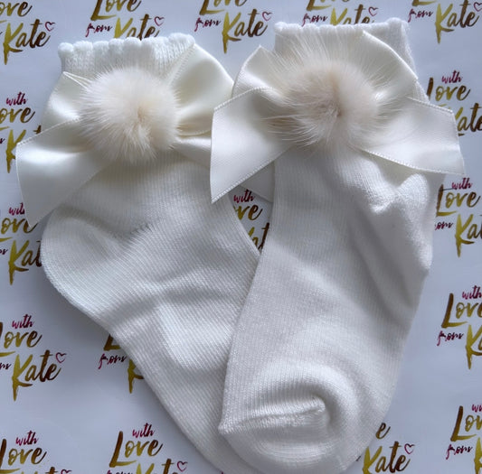 Cream ankle socks with bows